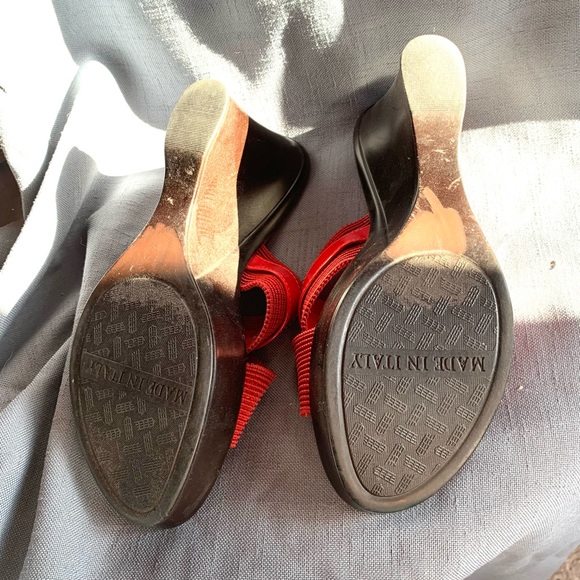 Italian red wedge sandal size 9 - Picture 5 of 5